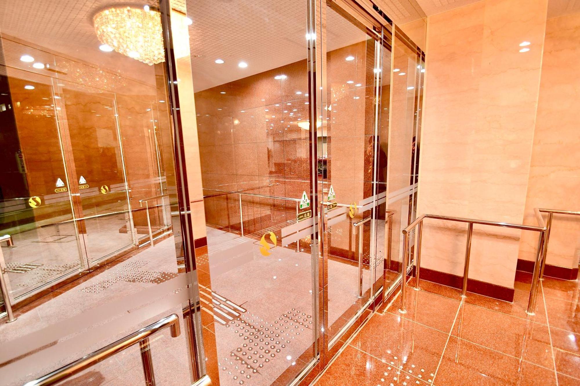 Himeji Ekimae Universal Hotel Minamiguchi 外观 照片